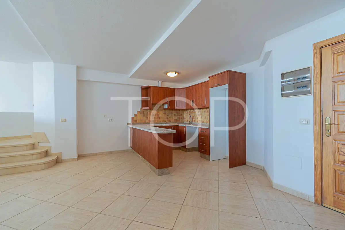 Penthouse-San-Eugenio-Kitchen-Tenerife-3