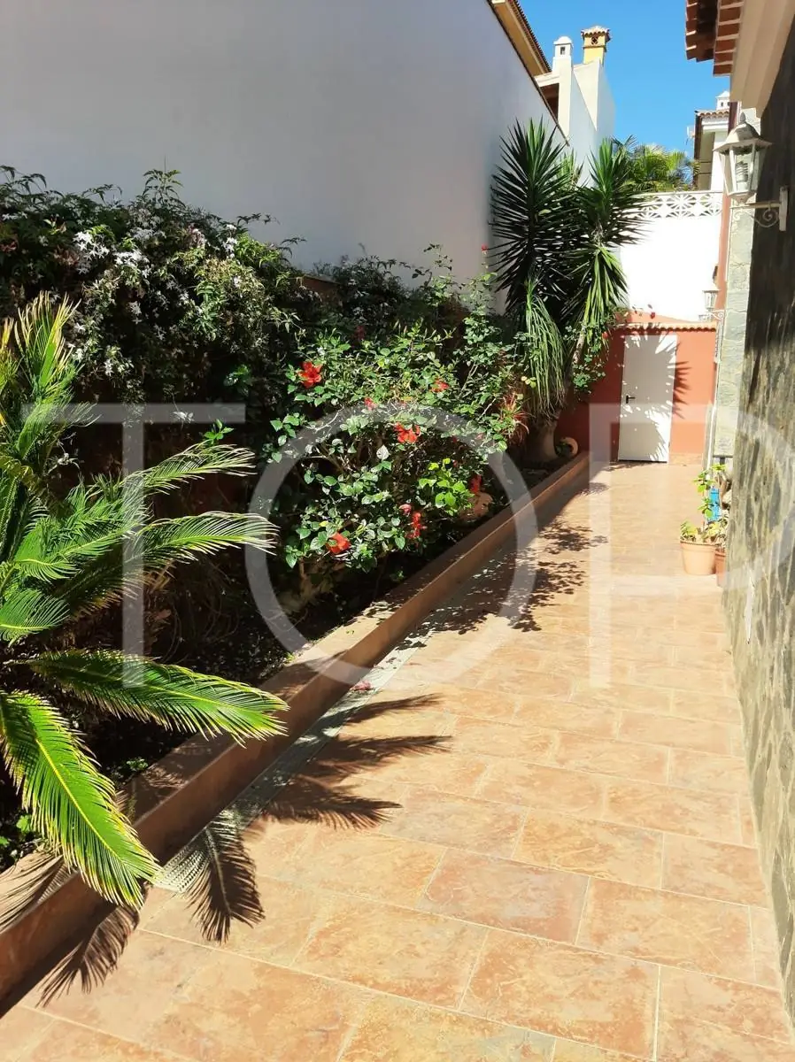 Einfamilienhaus-Terrasse-und-Pool-Los-Realejos-Teneriffa-4