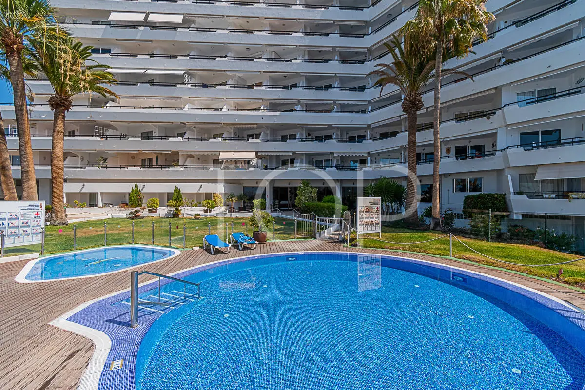 Penthouse-San-Eugenio-Swimmingpool-Tenerife-3