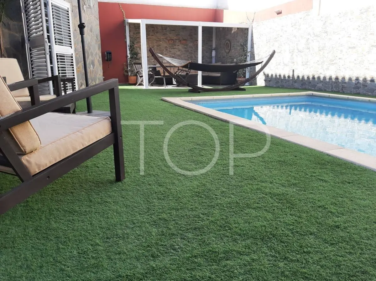 Einfamilienhaus-Terrasse-und-Pool-Los-Realejos-Teneriffa-1