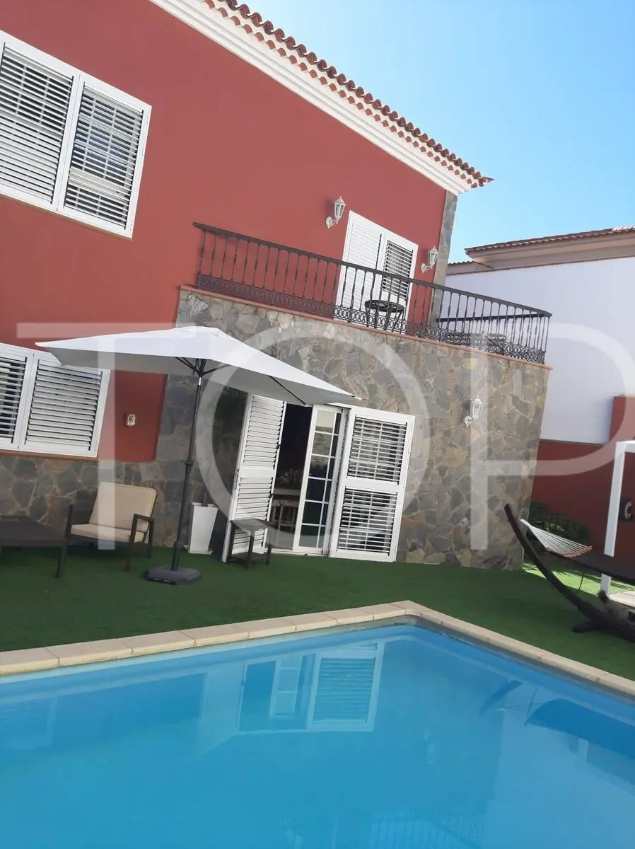 Einfamilienhaus-Terrasse-und-Pool-Los-Realejos-Teneriffa-3