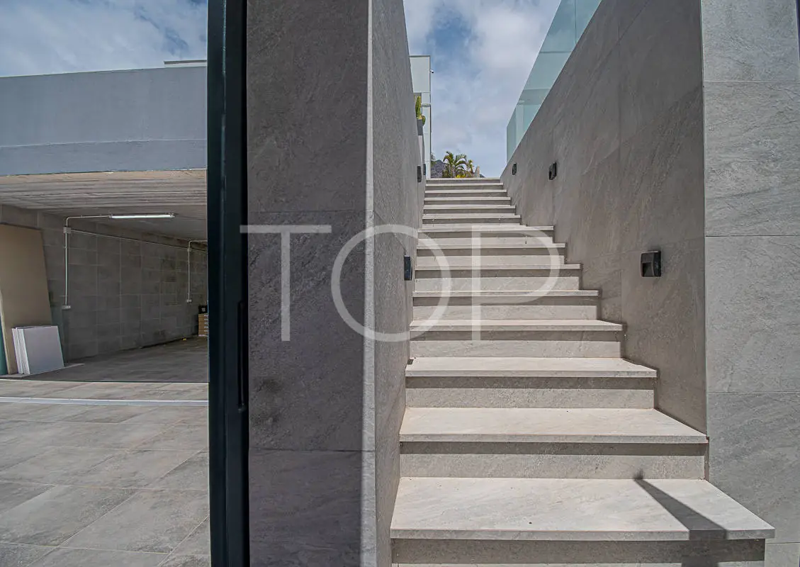 Villa-El-Madroñal-Entry-Tenerife