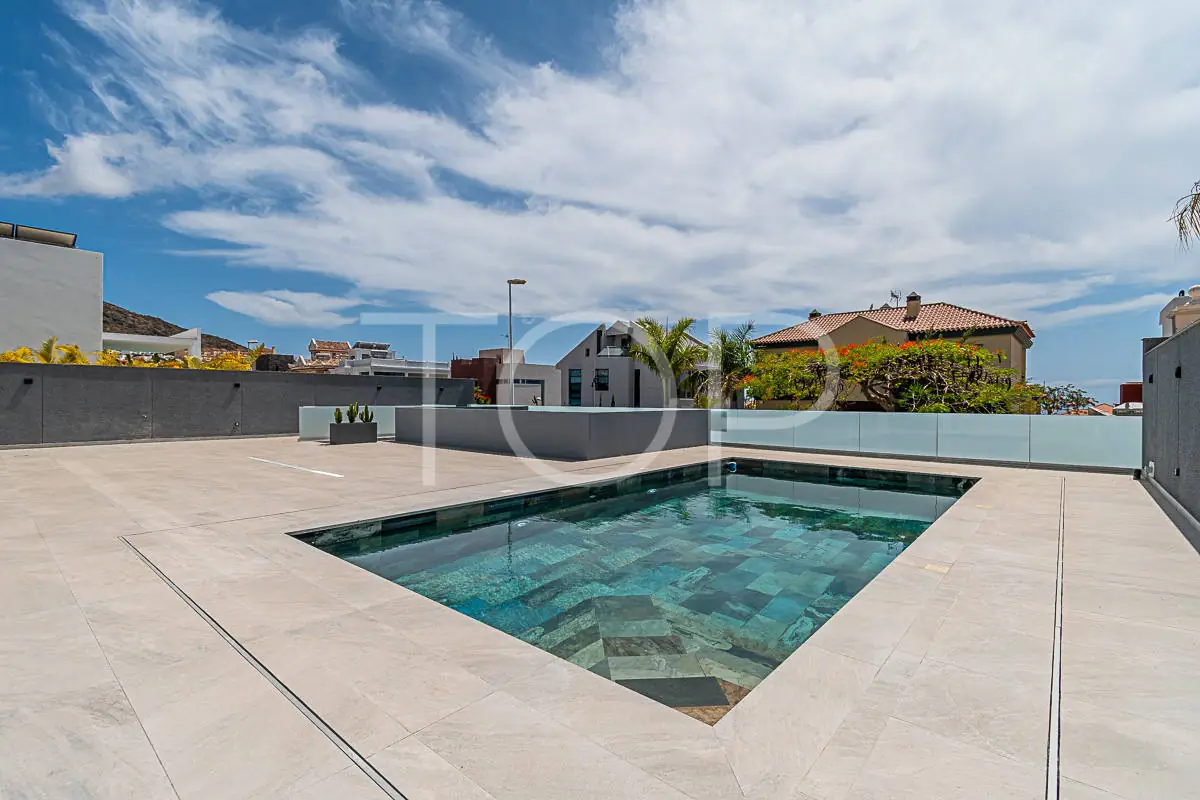 Villa-El-Madroñal-Swimmingpool-Tenerife-2