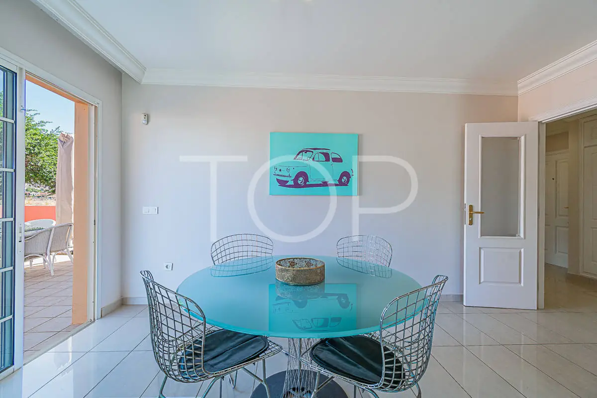 Apartament-El-Duque-Diningroom-Tenerife-2