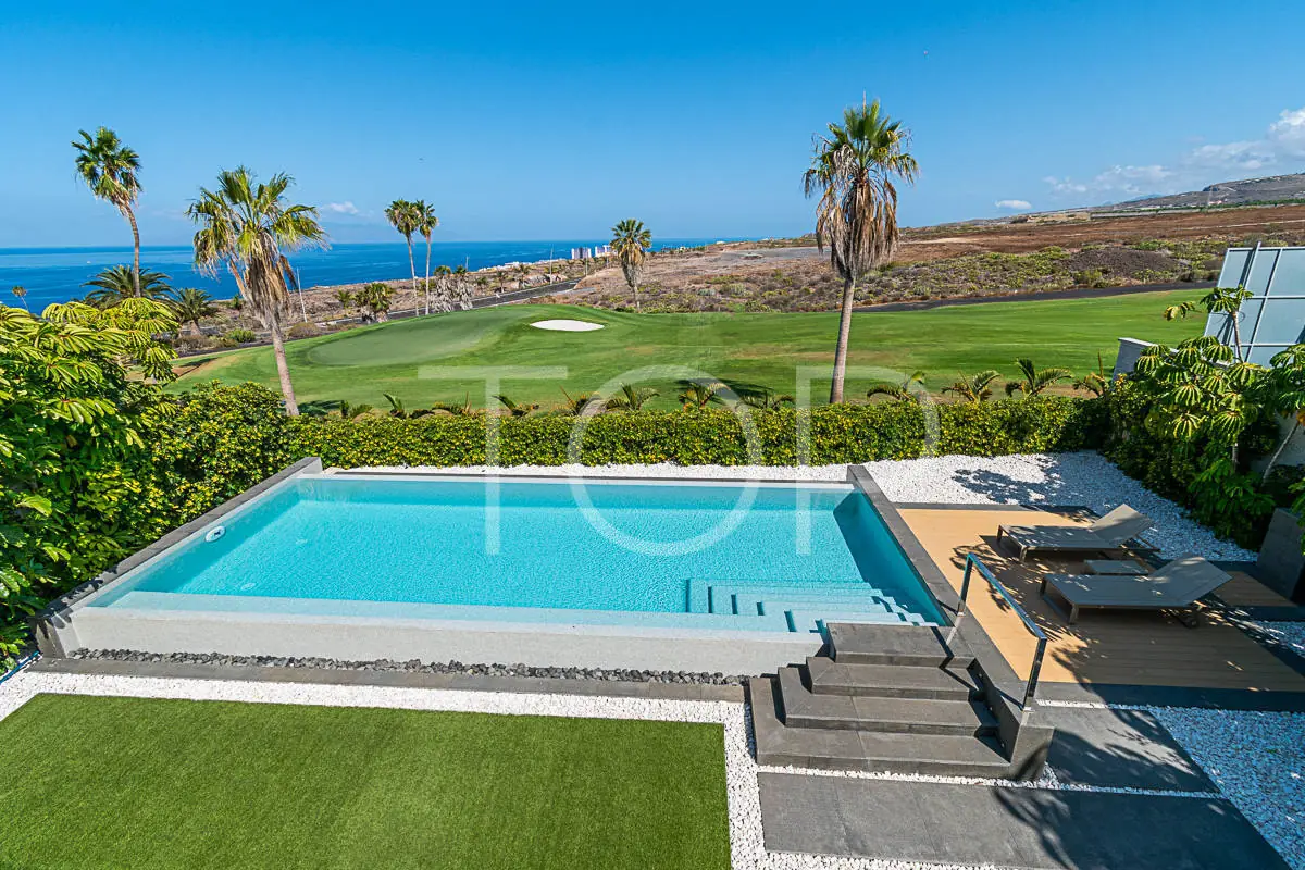 Villa-El-Golf-Adeje-Schwimmbad-Teneriffa-11