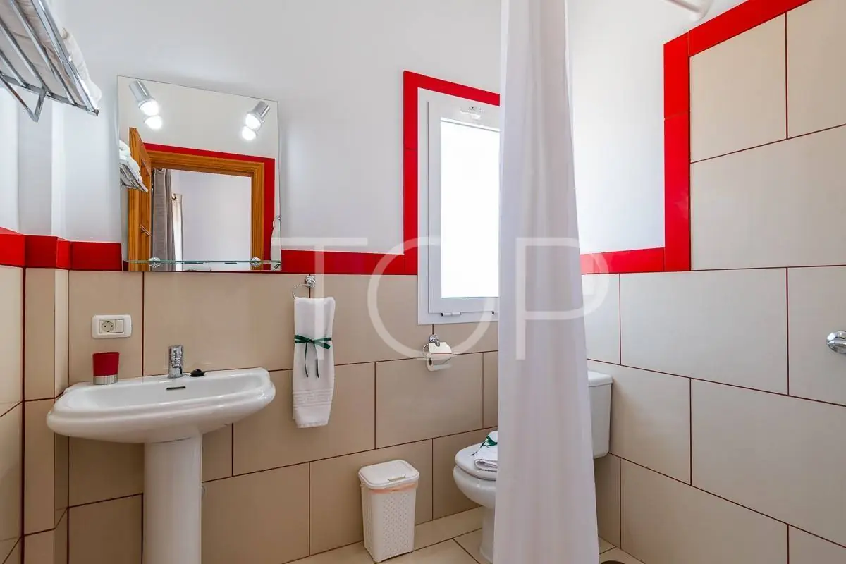 Villa-Property-Bathroom-Playa-Paraiso-Tenerife-4