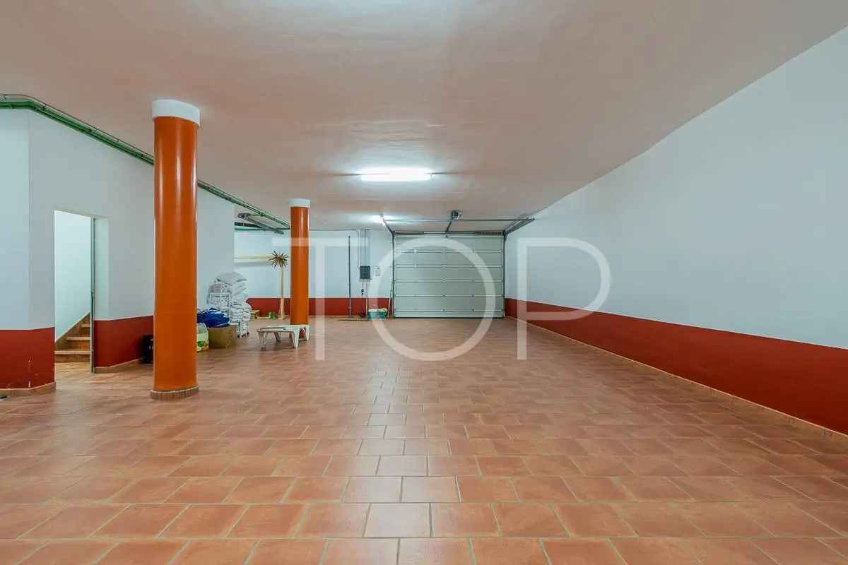 Villa-Property-Garage-Playa-Paraiso-Tenerife