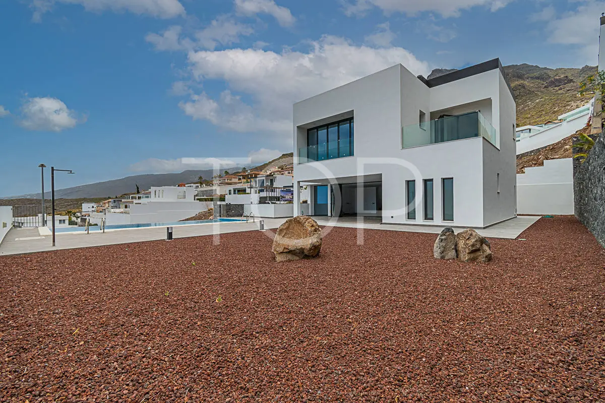 Villa-Roque-del-Conde-Facade-Tenerife-4