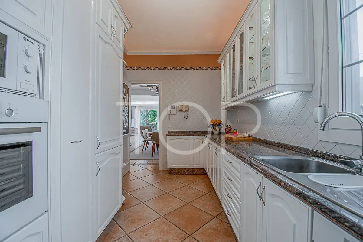 Villa-El-Duque-Kitchen-Tenerife-2