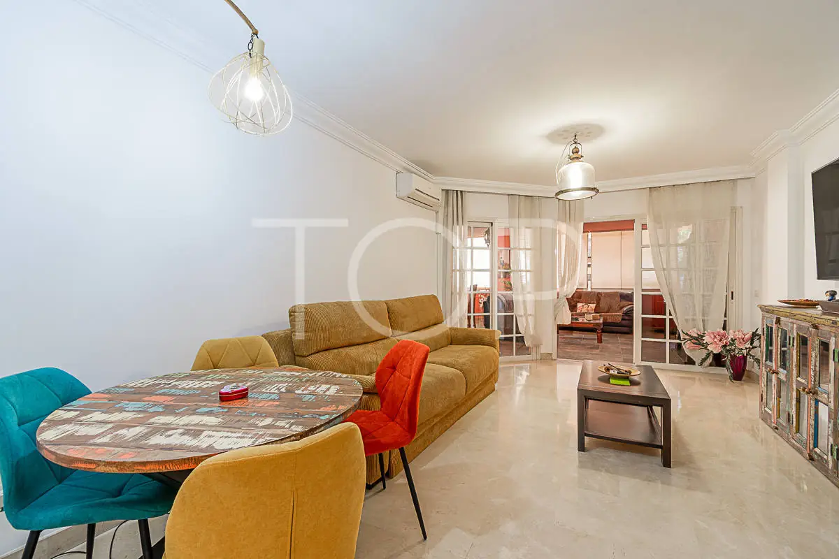 Apartment-El-Duque-Diningroom-Livingroom-Tenerife-1