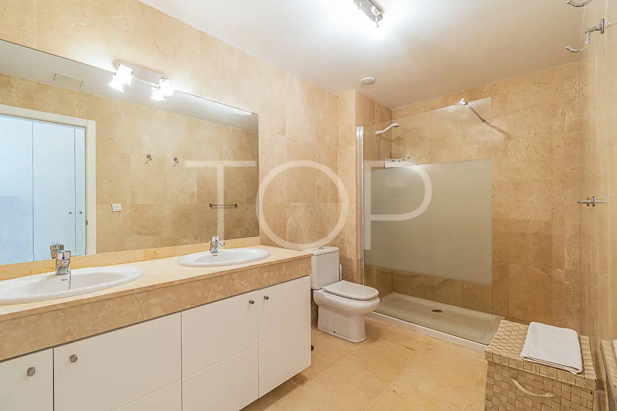 Apartament-La-Caleta-Bathroom1-Tenerife-2