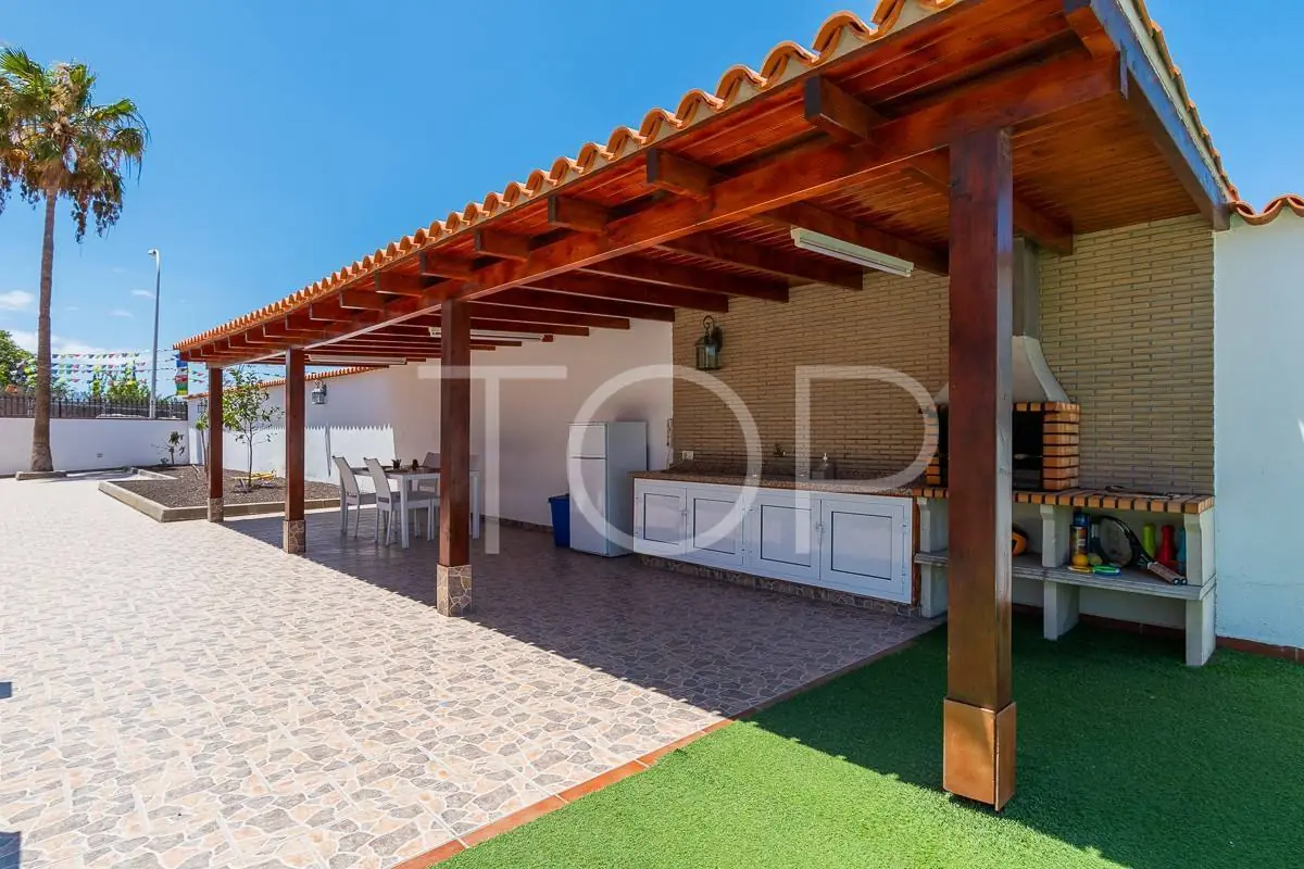 Villa-Property-BBQ-Area-Playa-Paraiso-Tenerife