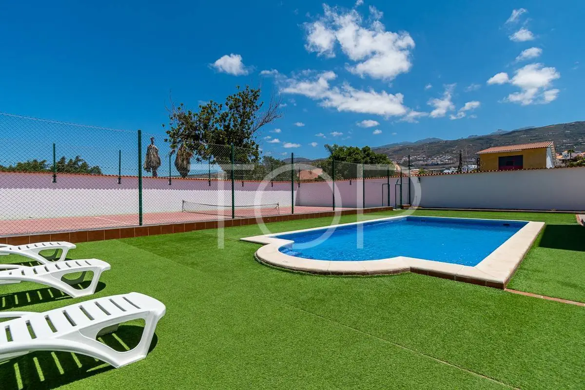 Villa-Property-Pool-Playa-Paraiso-Tenerife-3