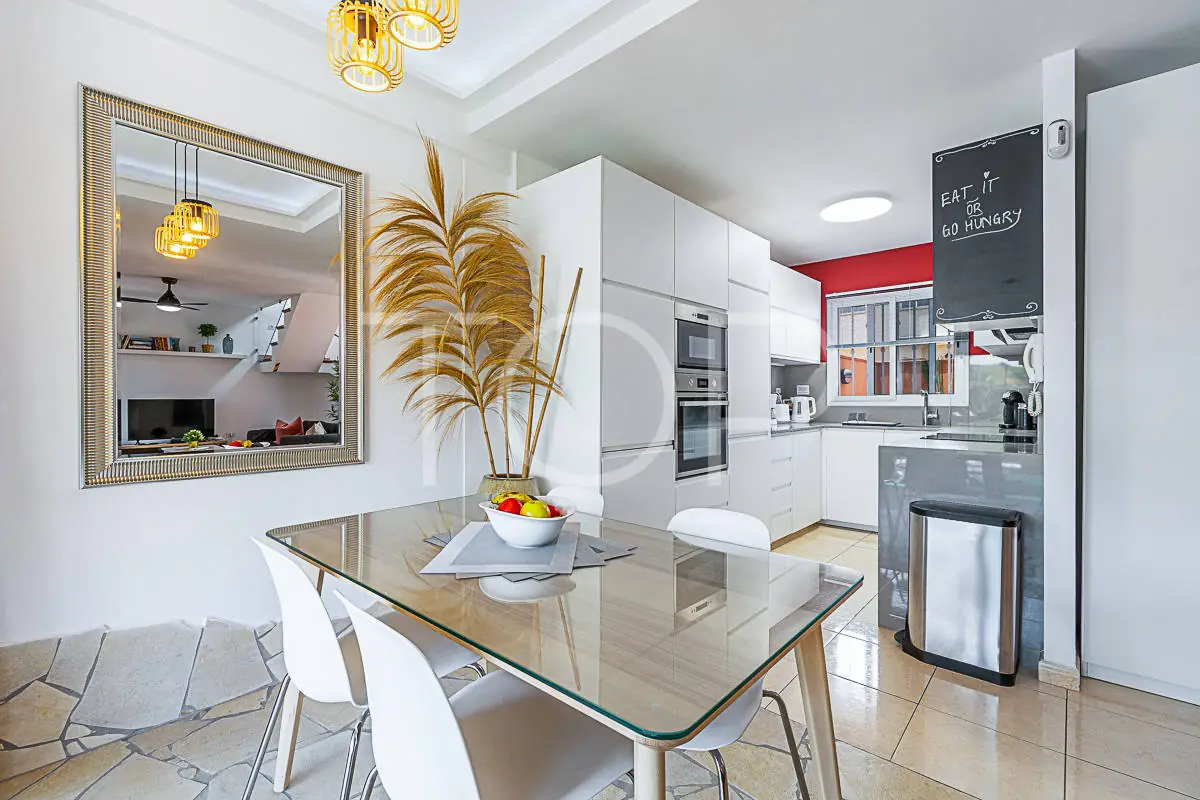 Townhouse-El-Pam-Mar-Diningroom-Kitchen-Tenerife-2