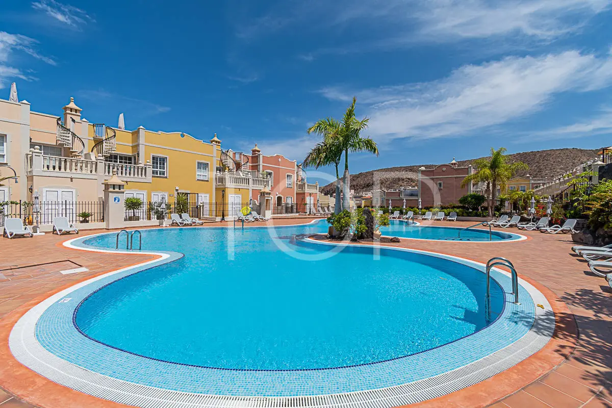 Apartment-Paraiso-del-Palm-Mar-Communitypool-Palm-Mar-Tenerife