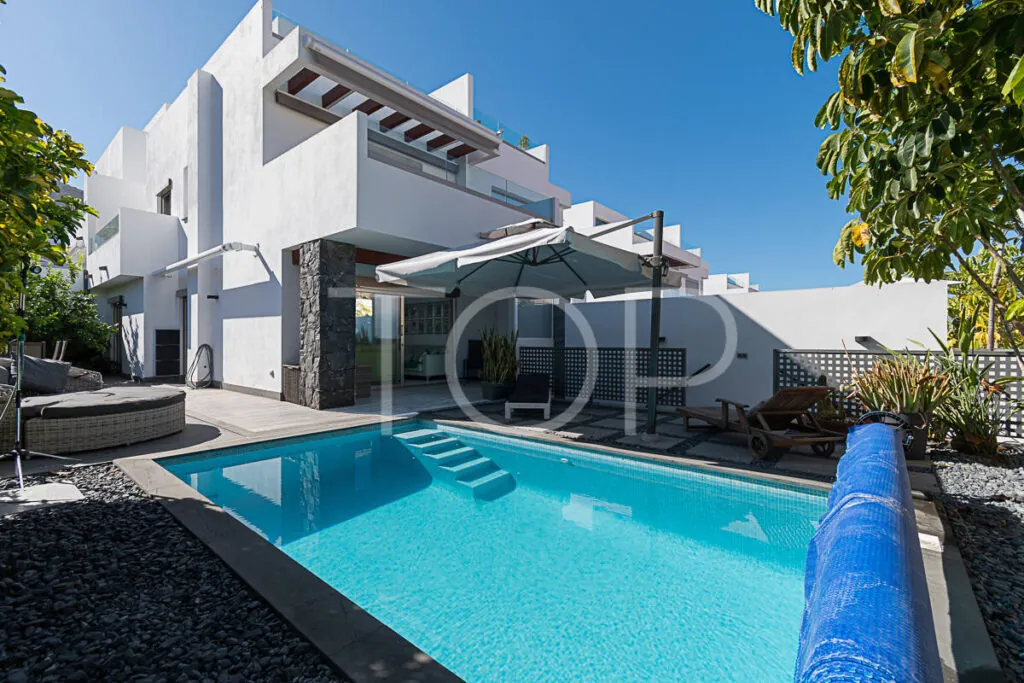 Villa-Los-Cristianos-Schwimmbad-Teneriffa-3