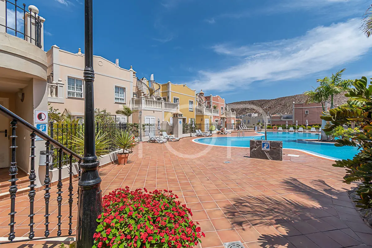 Apartment-Paraiso-del-Palm-Mar-Communitypool-Palm-Mar-Tenerife