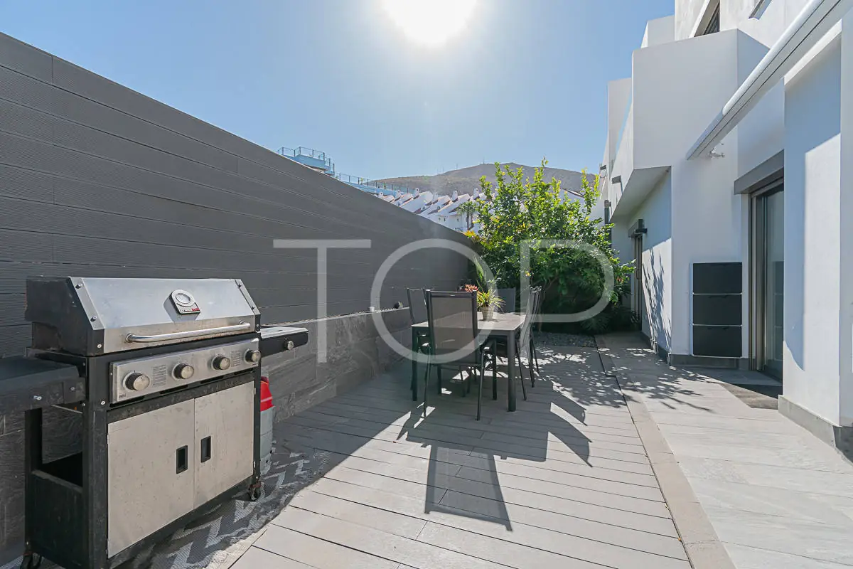 Villa-Los-Cristianos-Grillen-Teneriffa