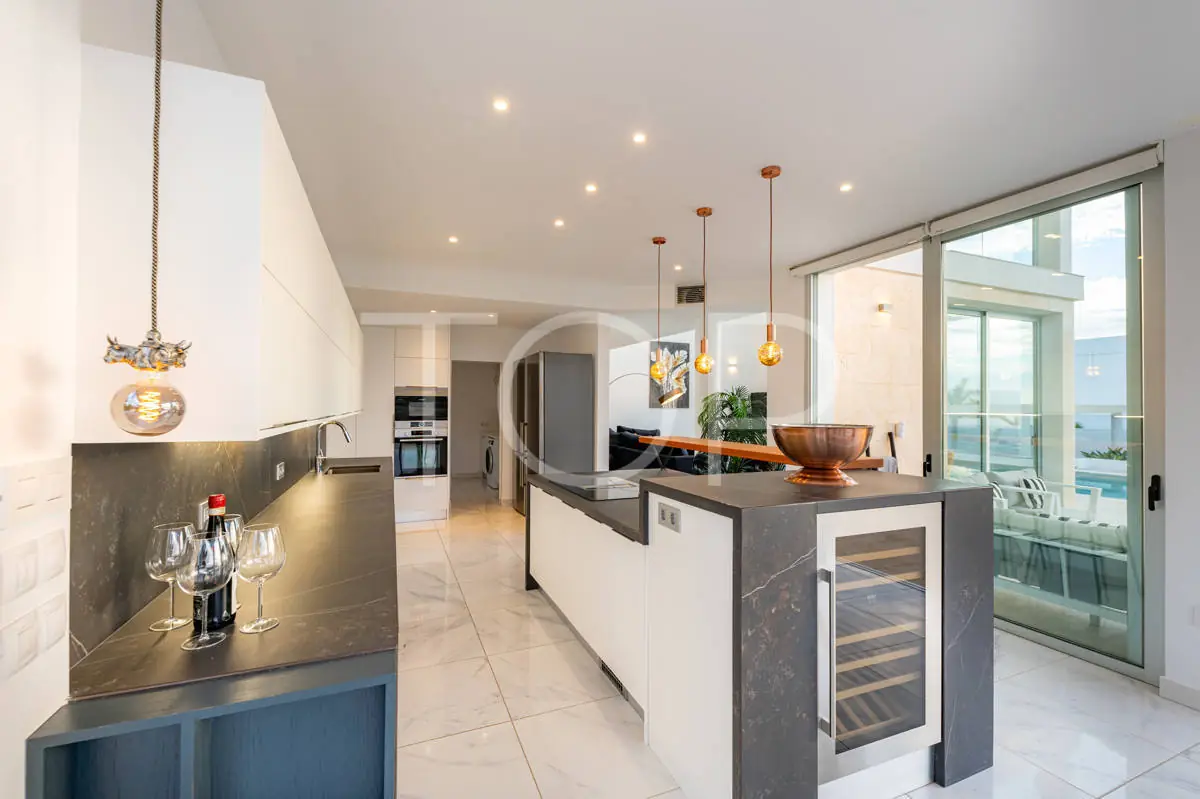 Villa-Playa-Paraiso-Kitchen-Tenerife-2