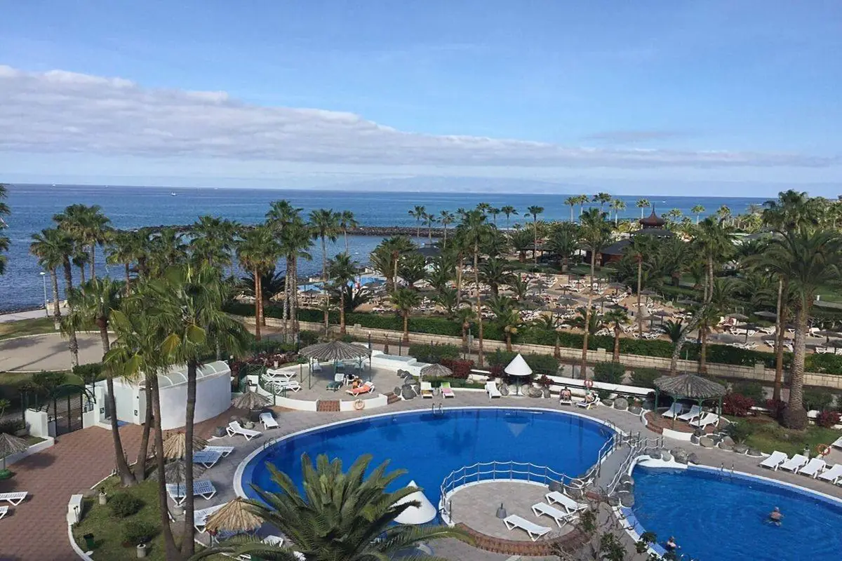 Altamira-Costa-Adeje-Community-Pool-Tenerife-1