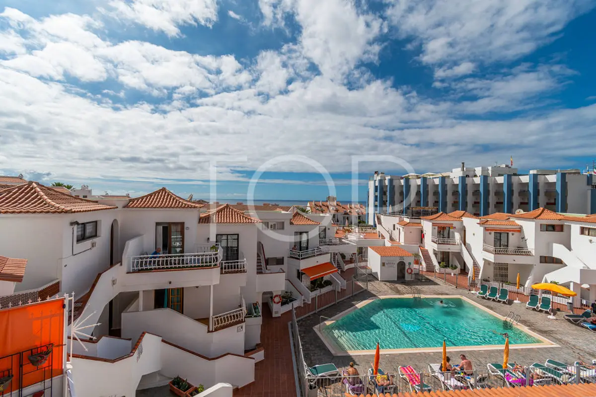 Apartment-Los-Cristianos-Swimmingpool-Tenerife-1