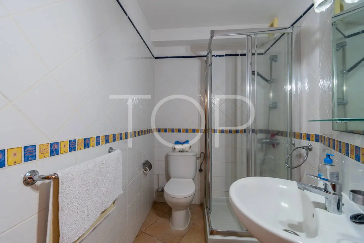 Apartment-Los-Cristianos-Bathroom-Tenerife-1