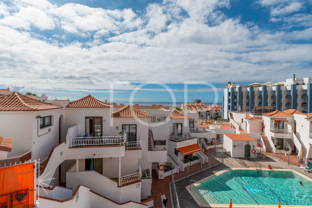 Apartment-Los-Cristianos-Swimmingpool-Tenerife-3